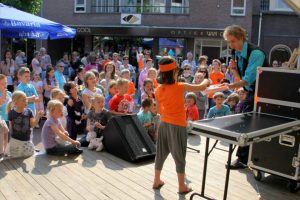 kindergoochelaar met goochelshow